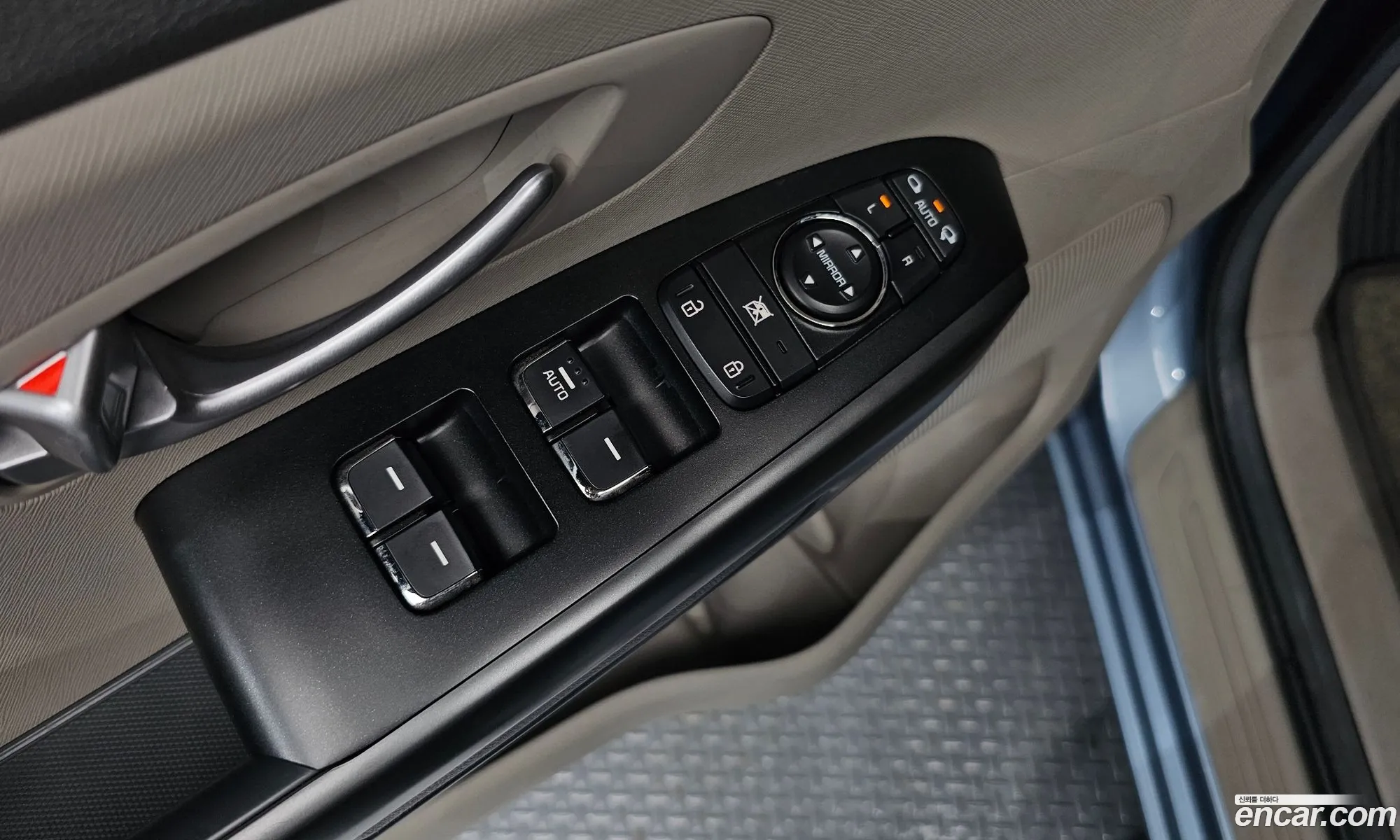 Kia Carnival 2015 KNAMB81ABGS151060 — 26