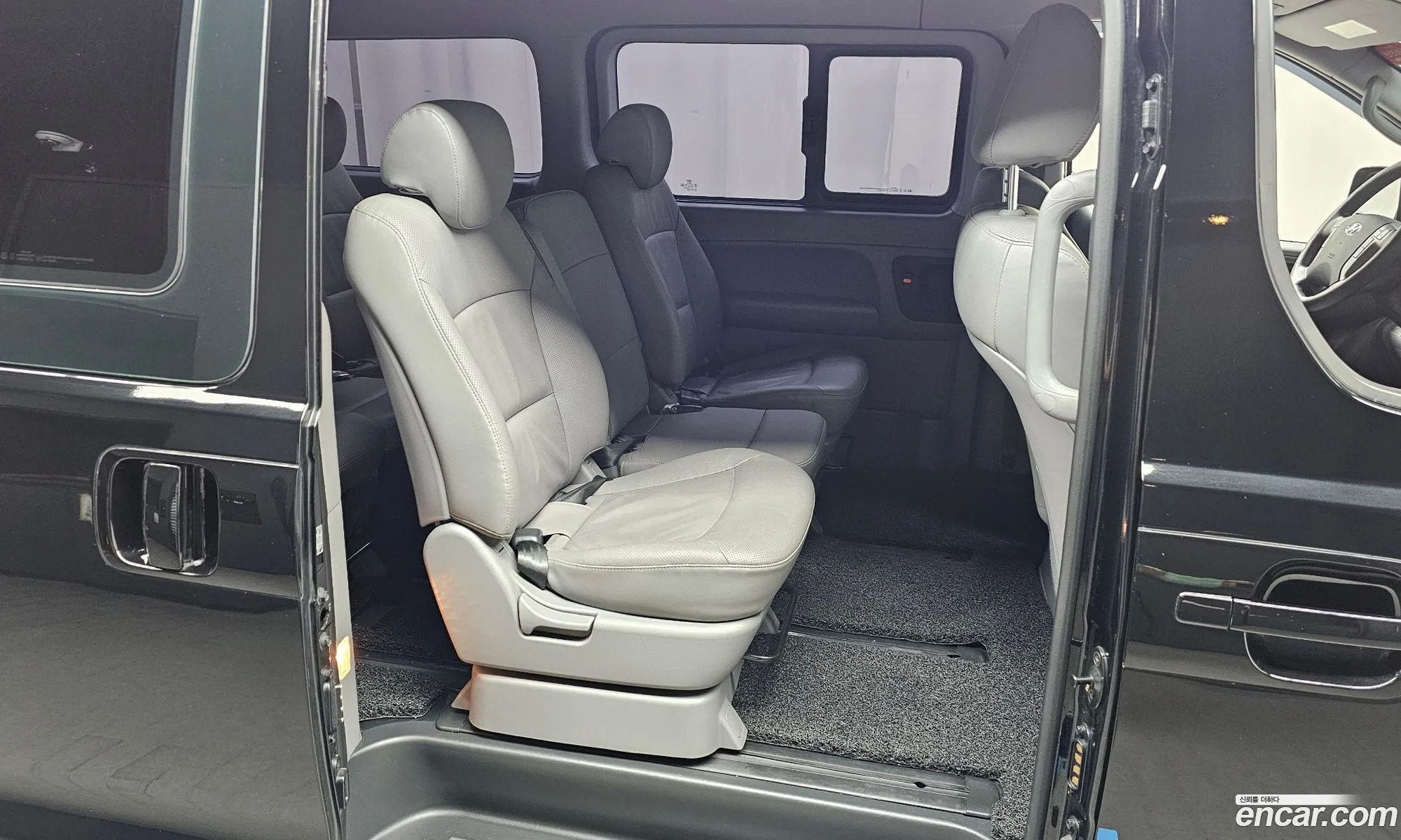 Hyundai Grand Starex 2018 — 22