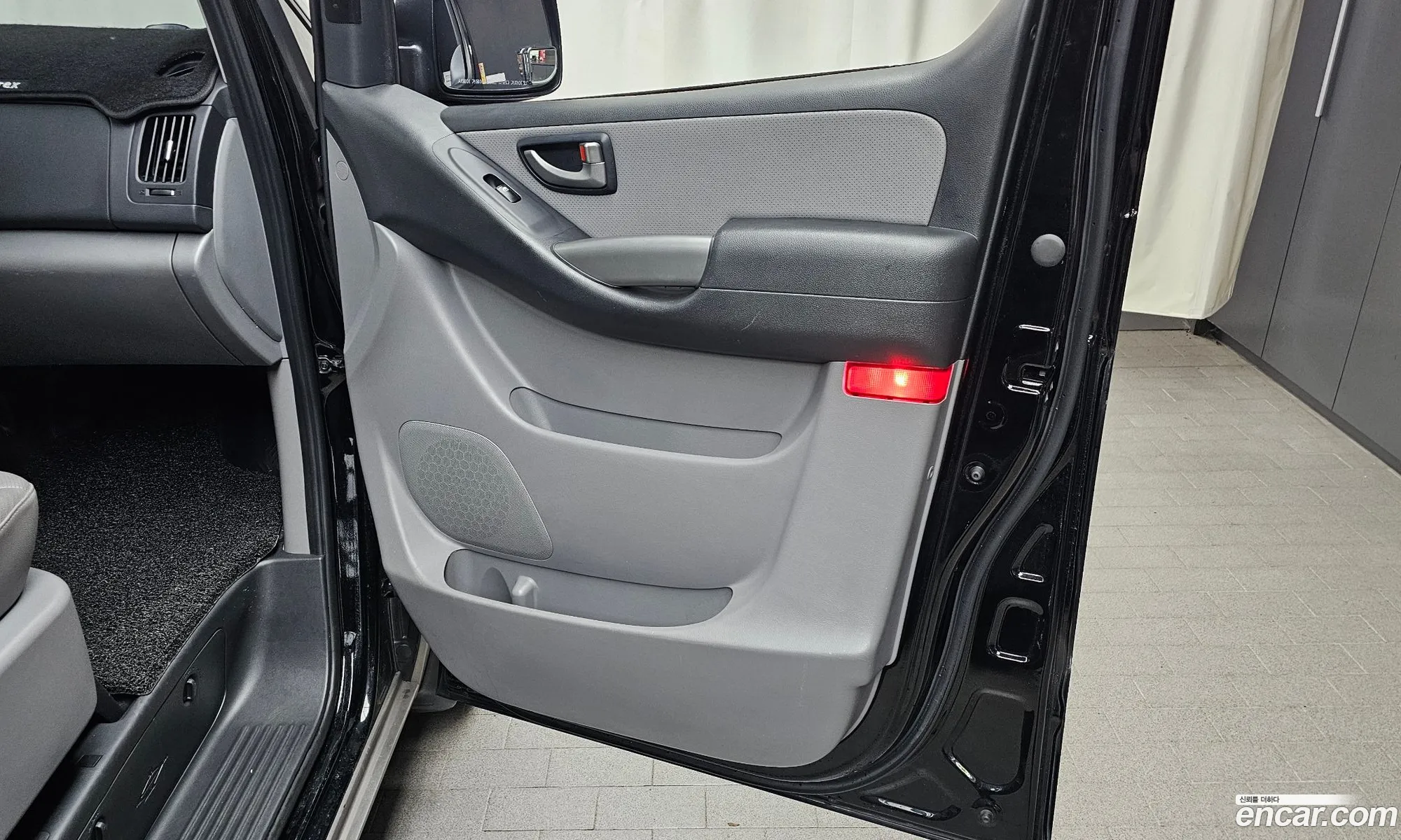 Hyundai Grand Starex 2018 — 29