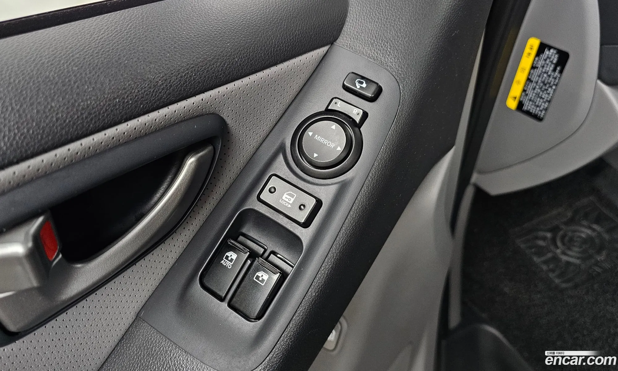 Hyundai Grand Starex 2018 — 17