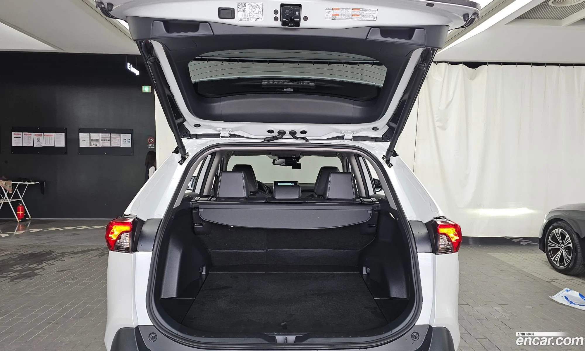 Toyota RAV4 2024 — 18