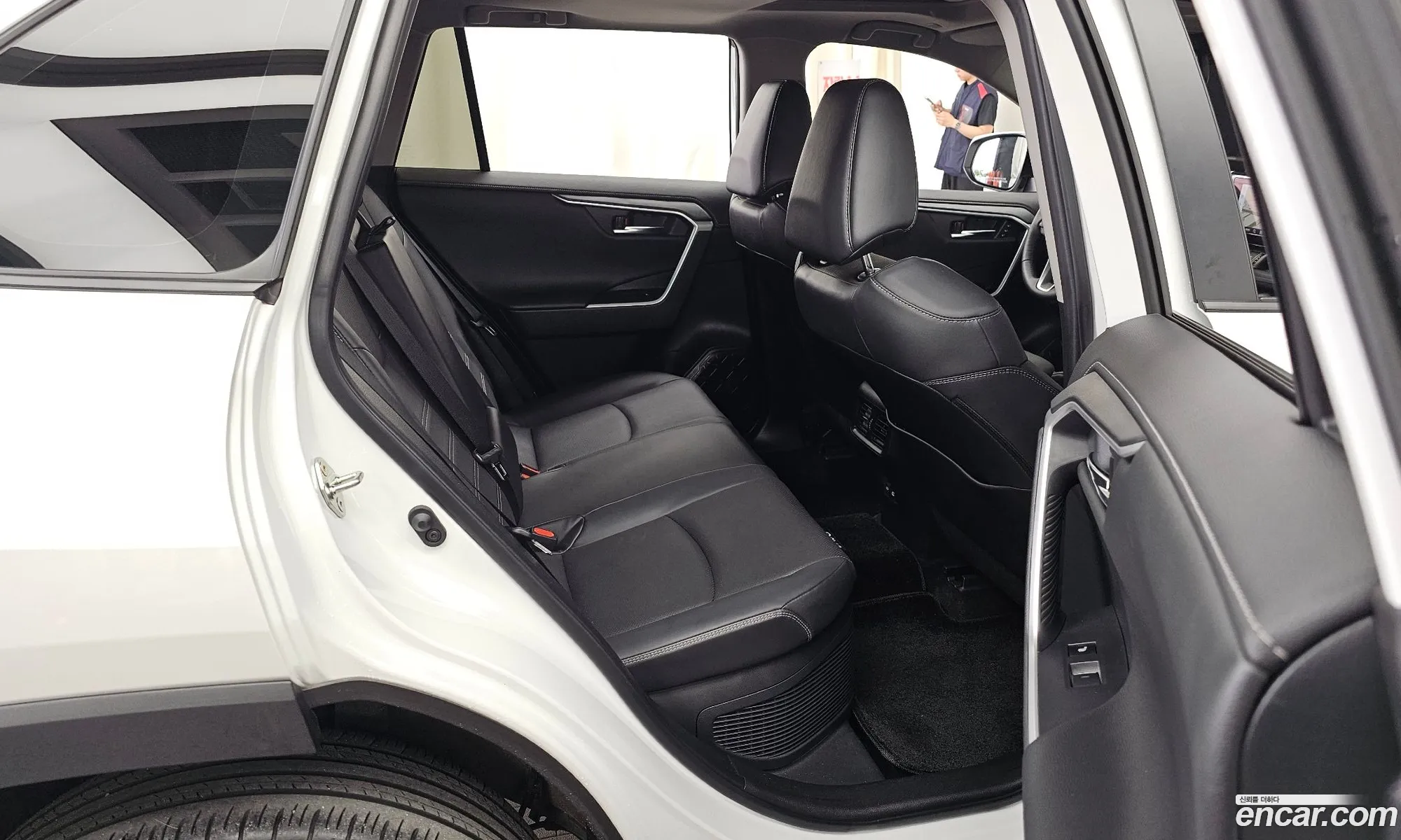 Toyota RAV4 2024 — 28