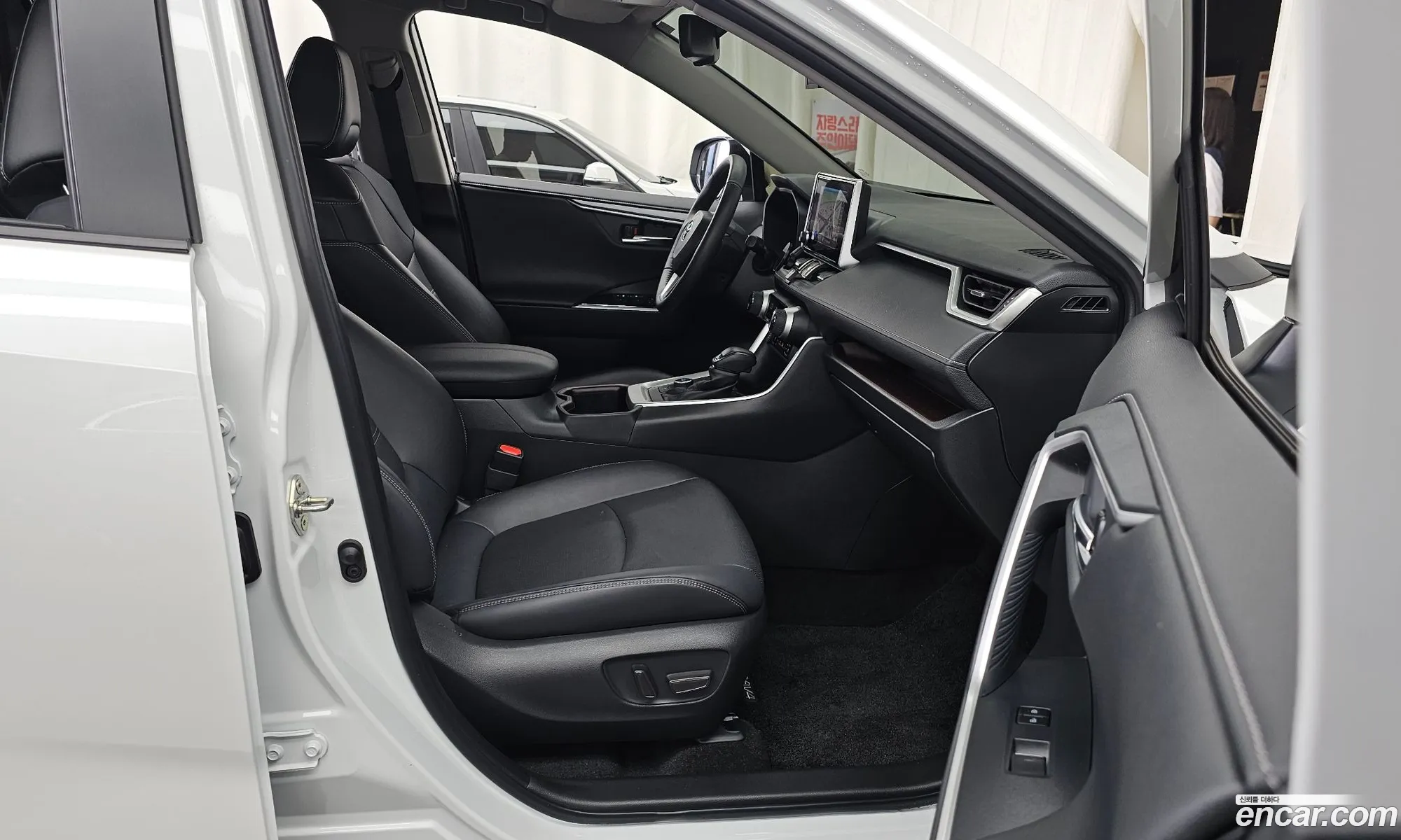 Toyota RAV4 2024 — 7