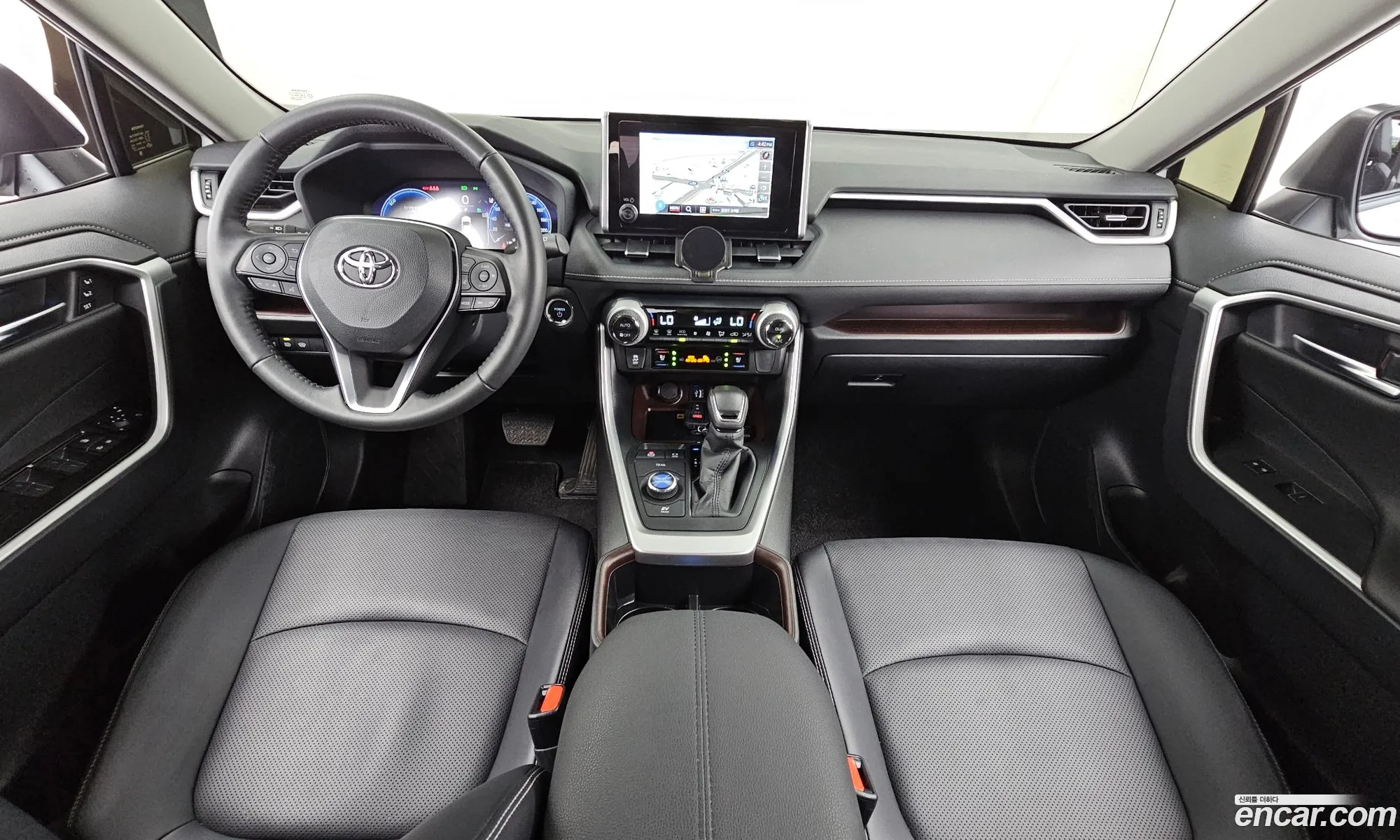 Toyota RAV4 2024 — 21