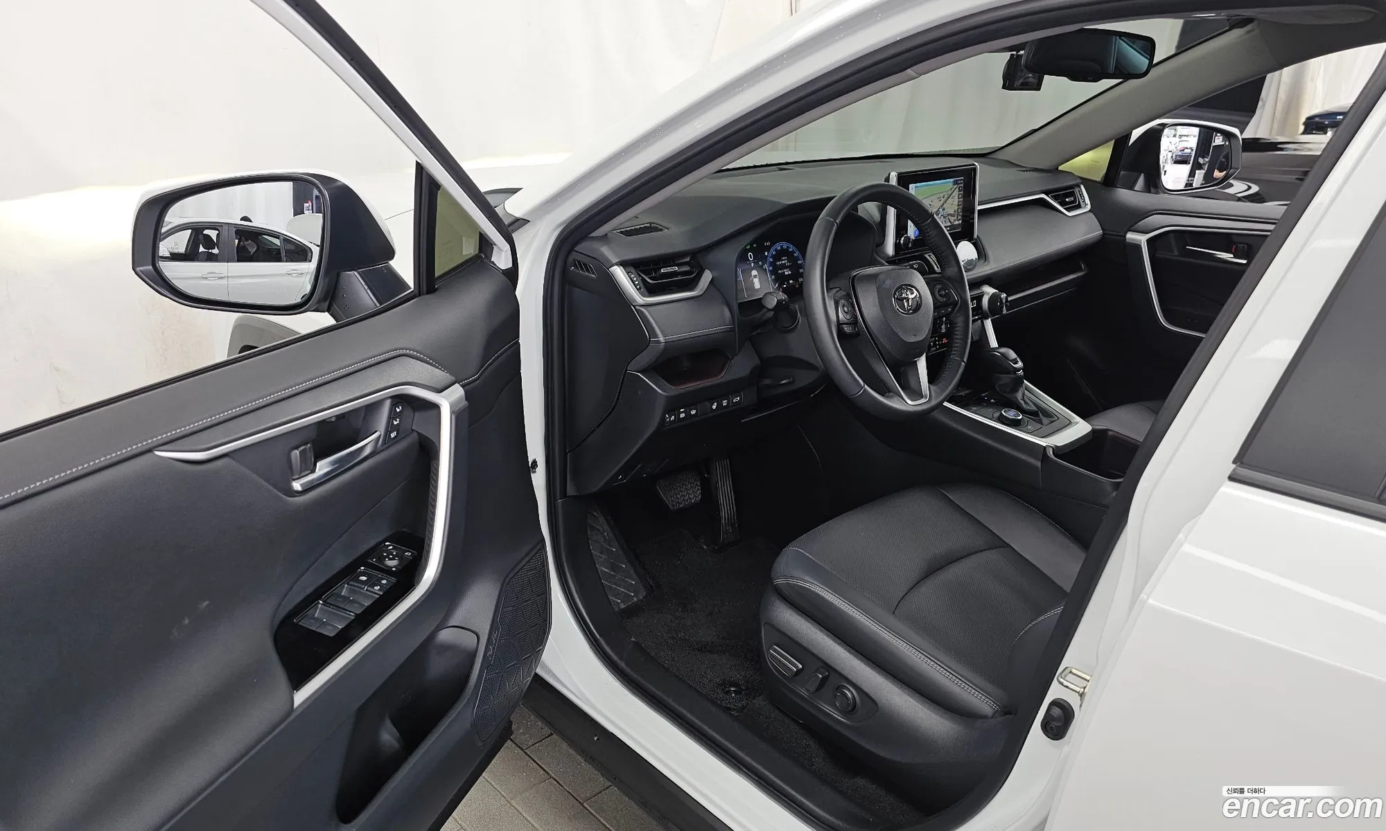 Toyota RAV4 2024 — 10