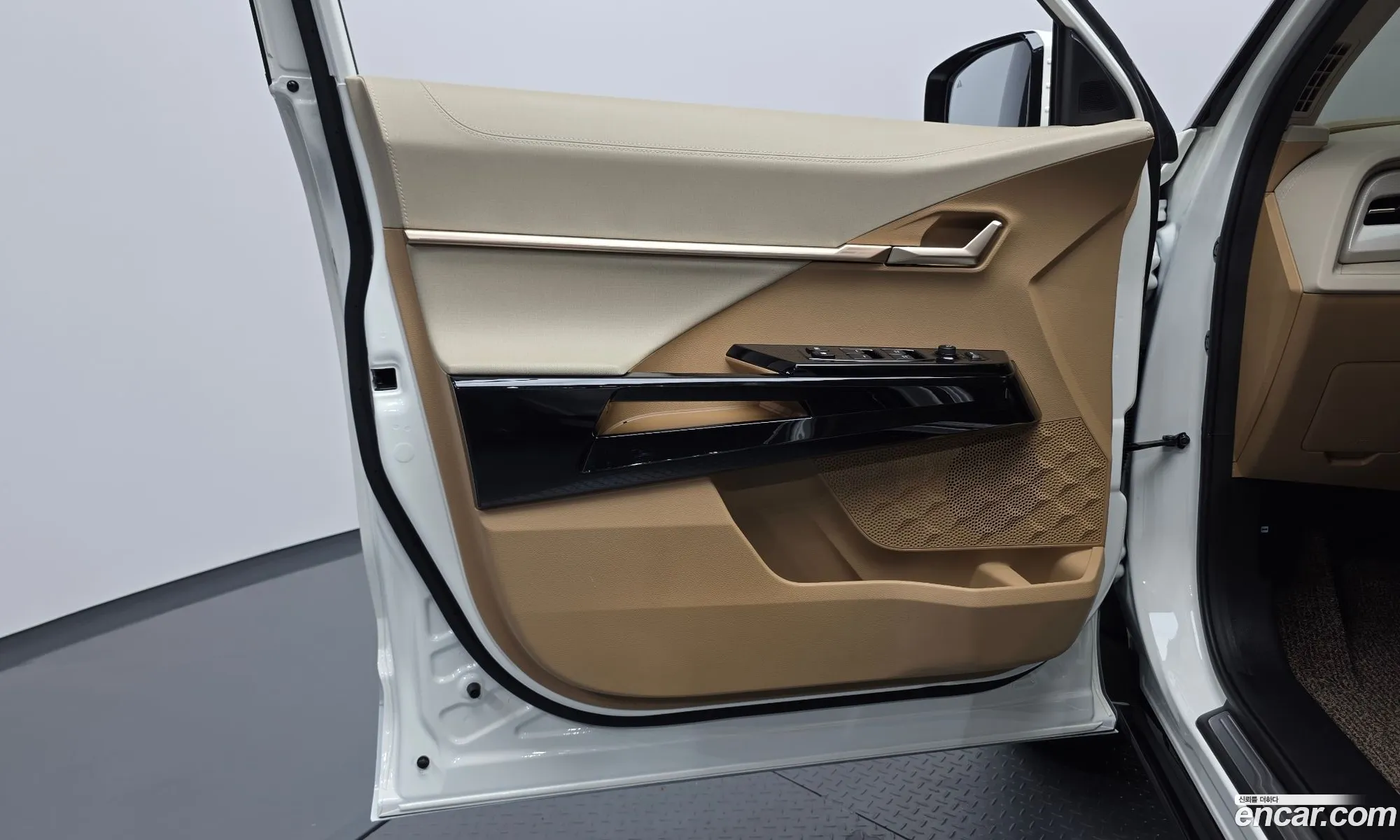 KG Mobility (SsangYong) Actyon 2026 — 24