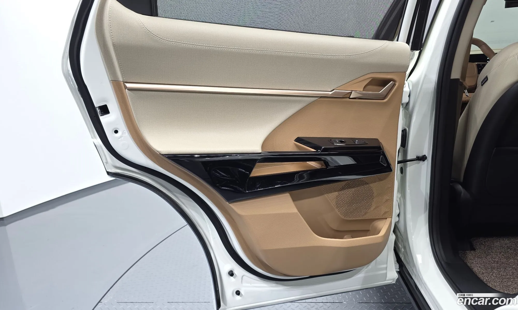 KG Mobility (SsangYong) Actyon 2026 — 27