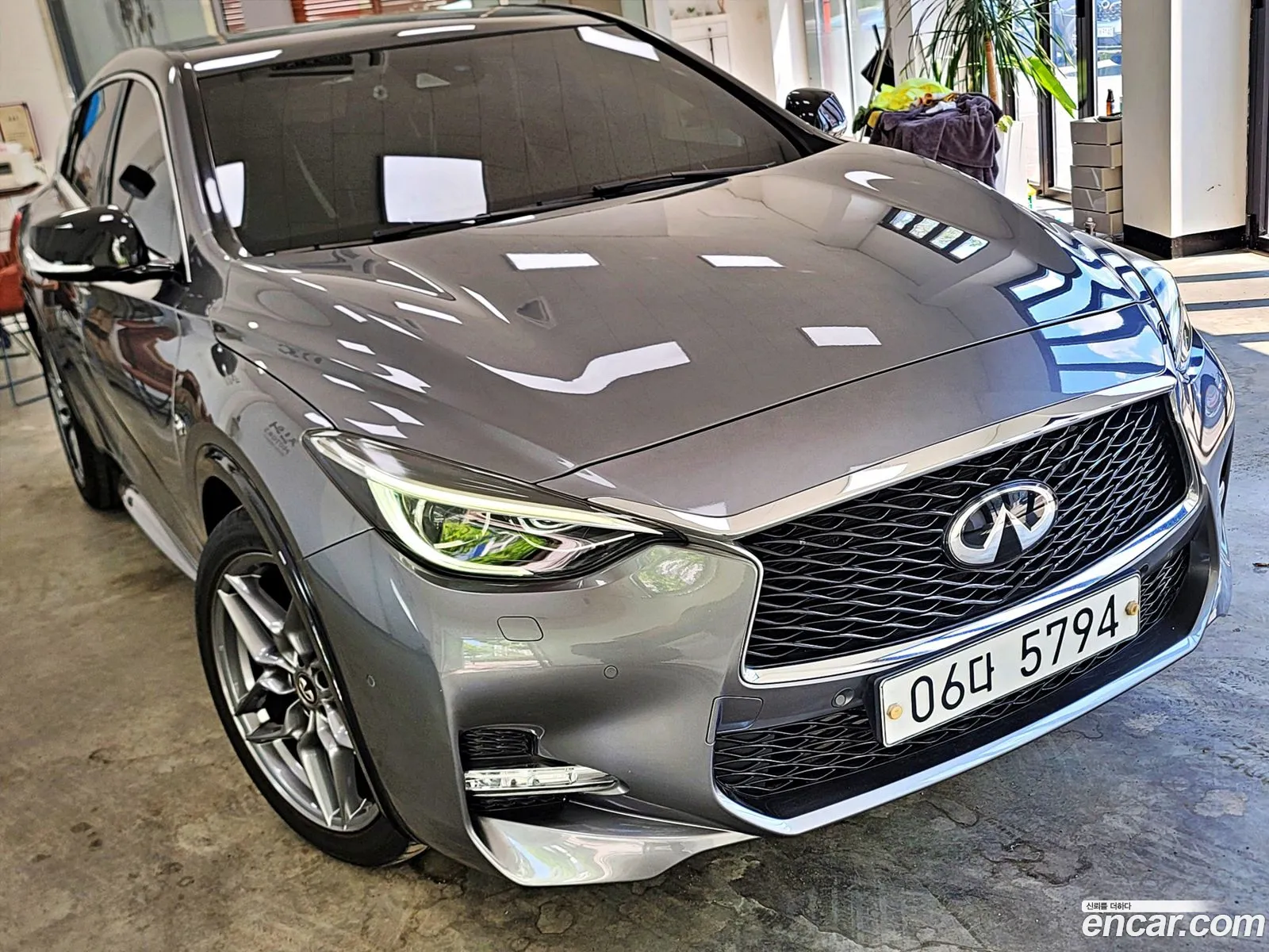 Infiniti Q30