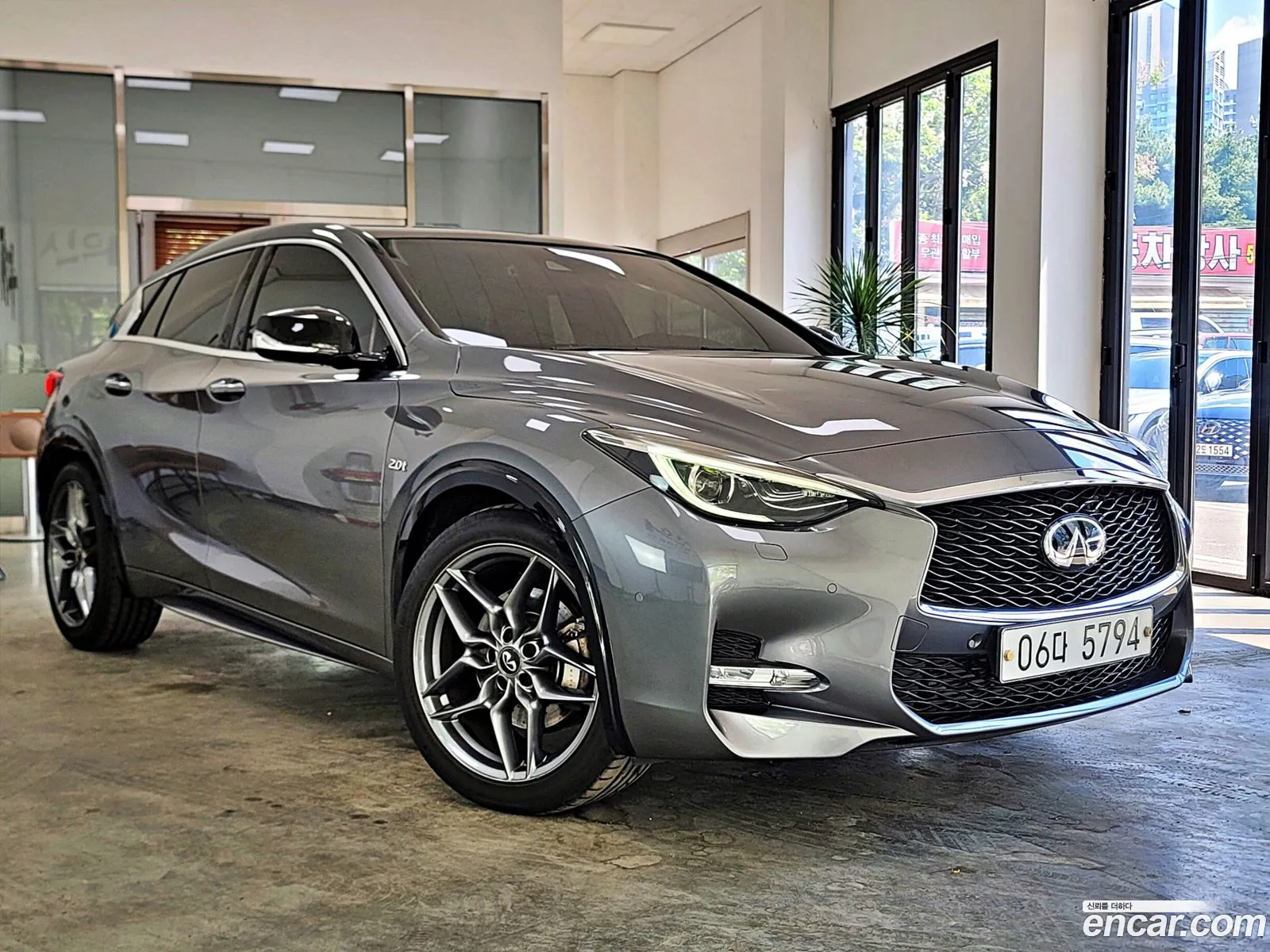 Infiniti Q30 2017 — 20