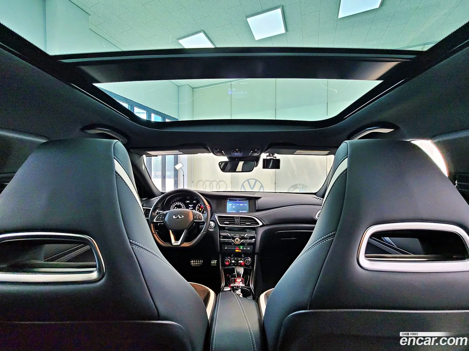 Infiniti Q30 2017 — 11