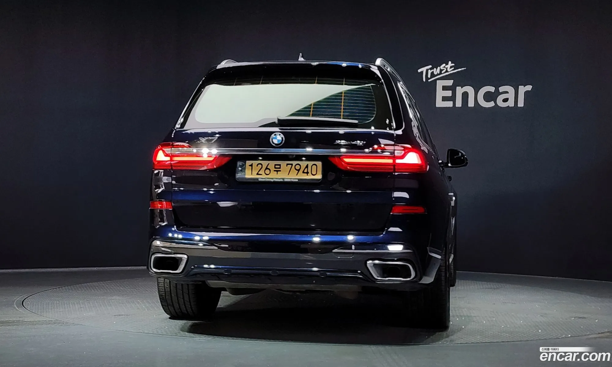BMW X7 2021 — 28