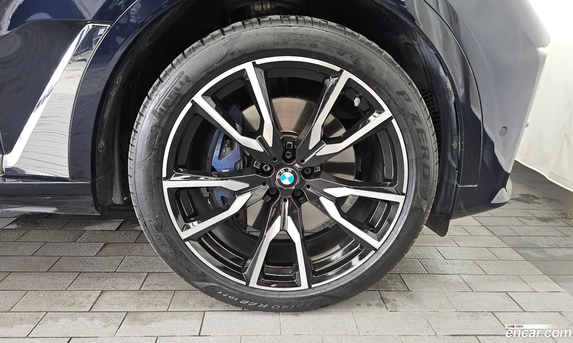 BMW X7 2021 — 25