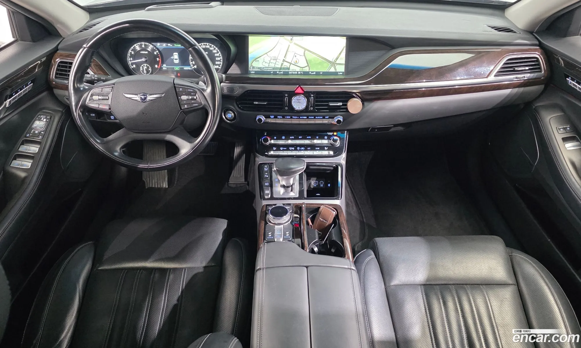 Genesis EQ900 2017 — 18