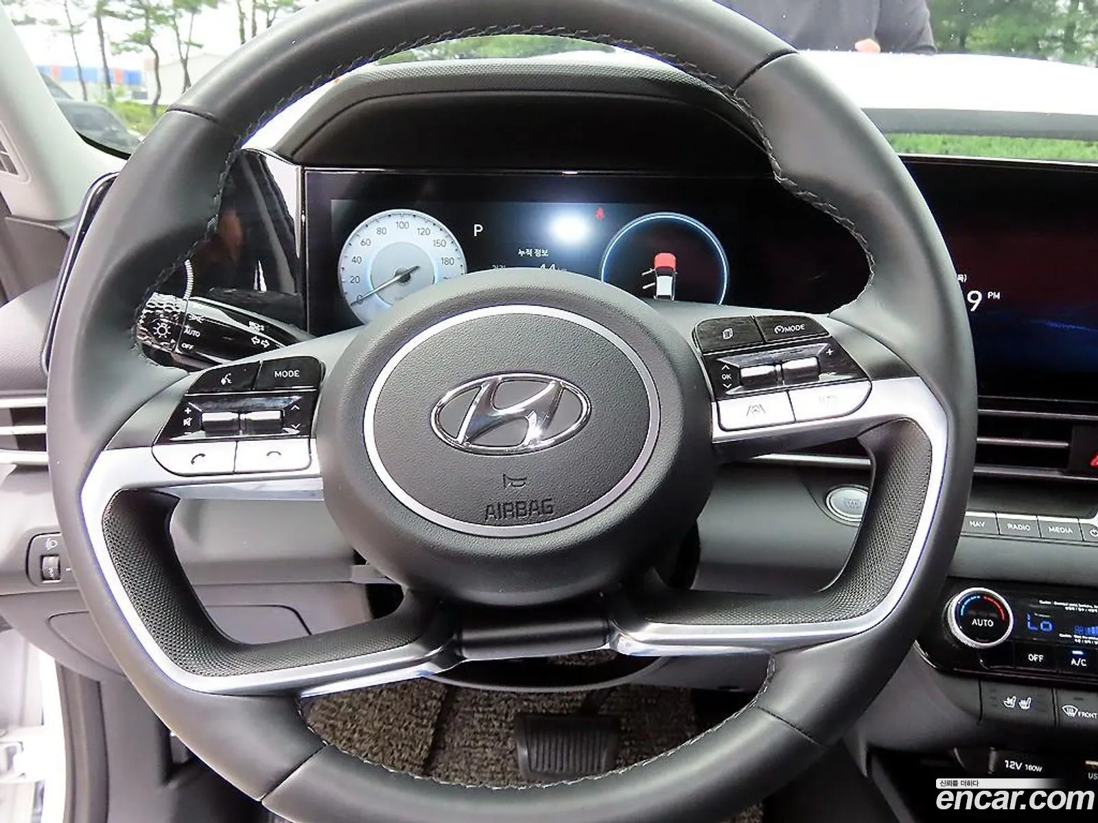 Hyundai Elantra 2021 — 17