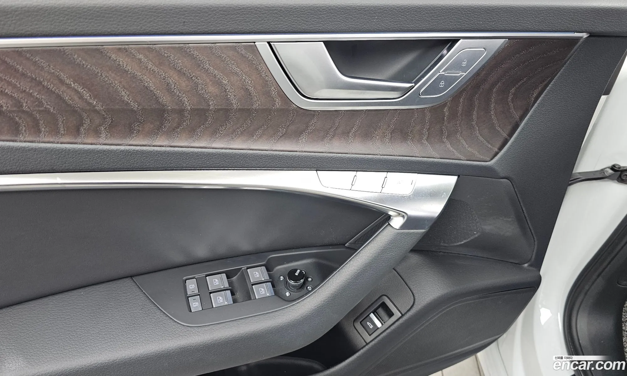 Audi A6 2022 WAUZZZF28NN010373 — 12