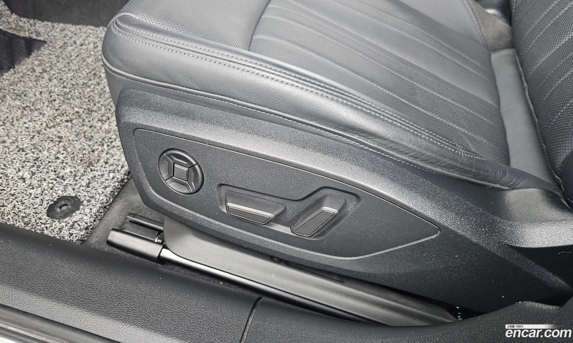 Audi A6 2022 WAUZZZF28NN010373 — 31