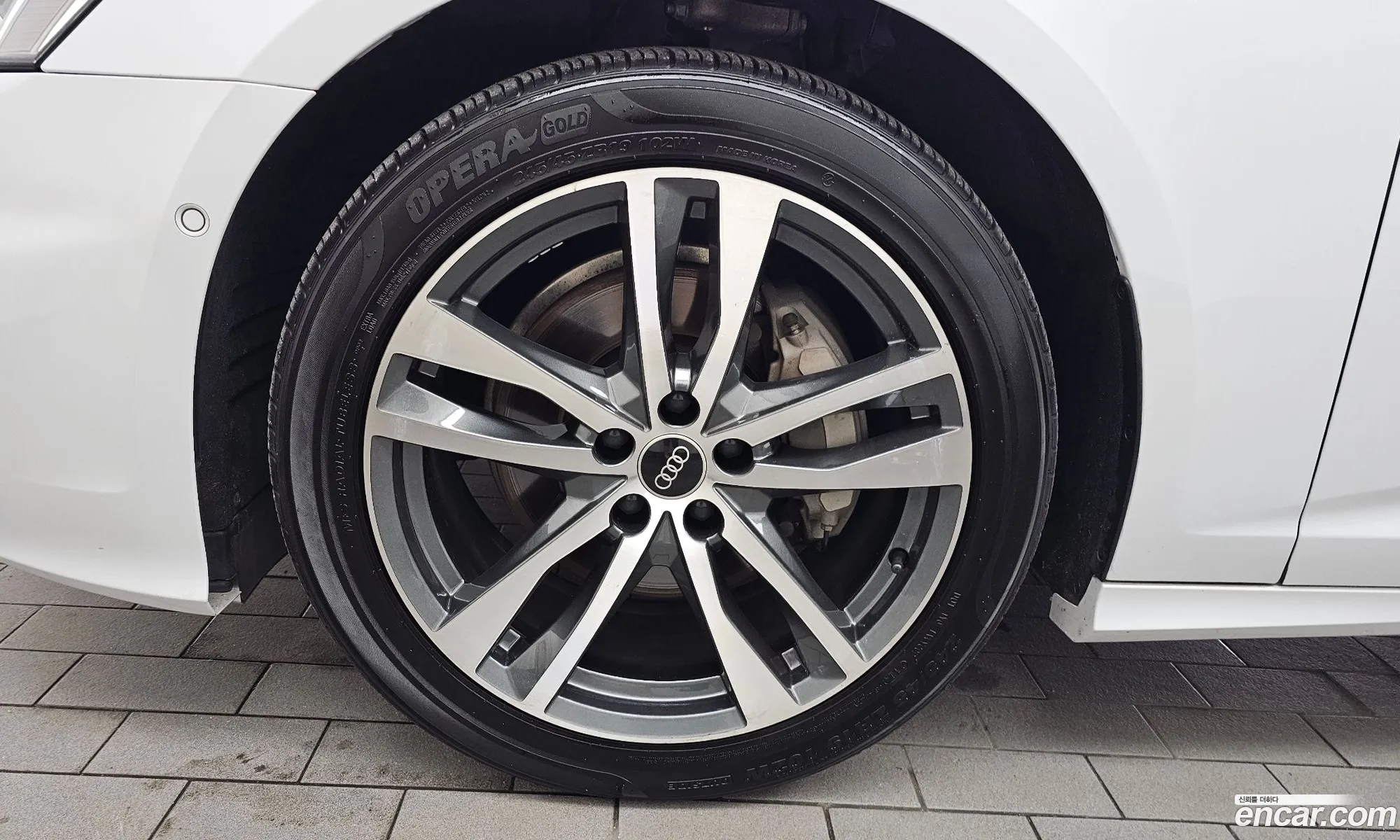 Audi A6 2022 WAUZZZF28NN010373 — 22