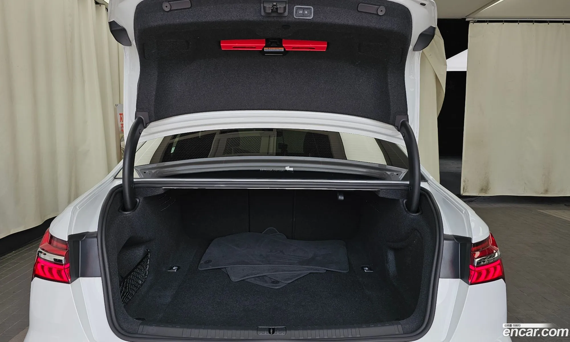 Audi A6 2022 WAUZZZF28NN010373 — 35