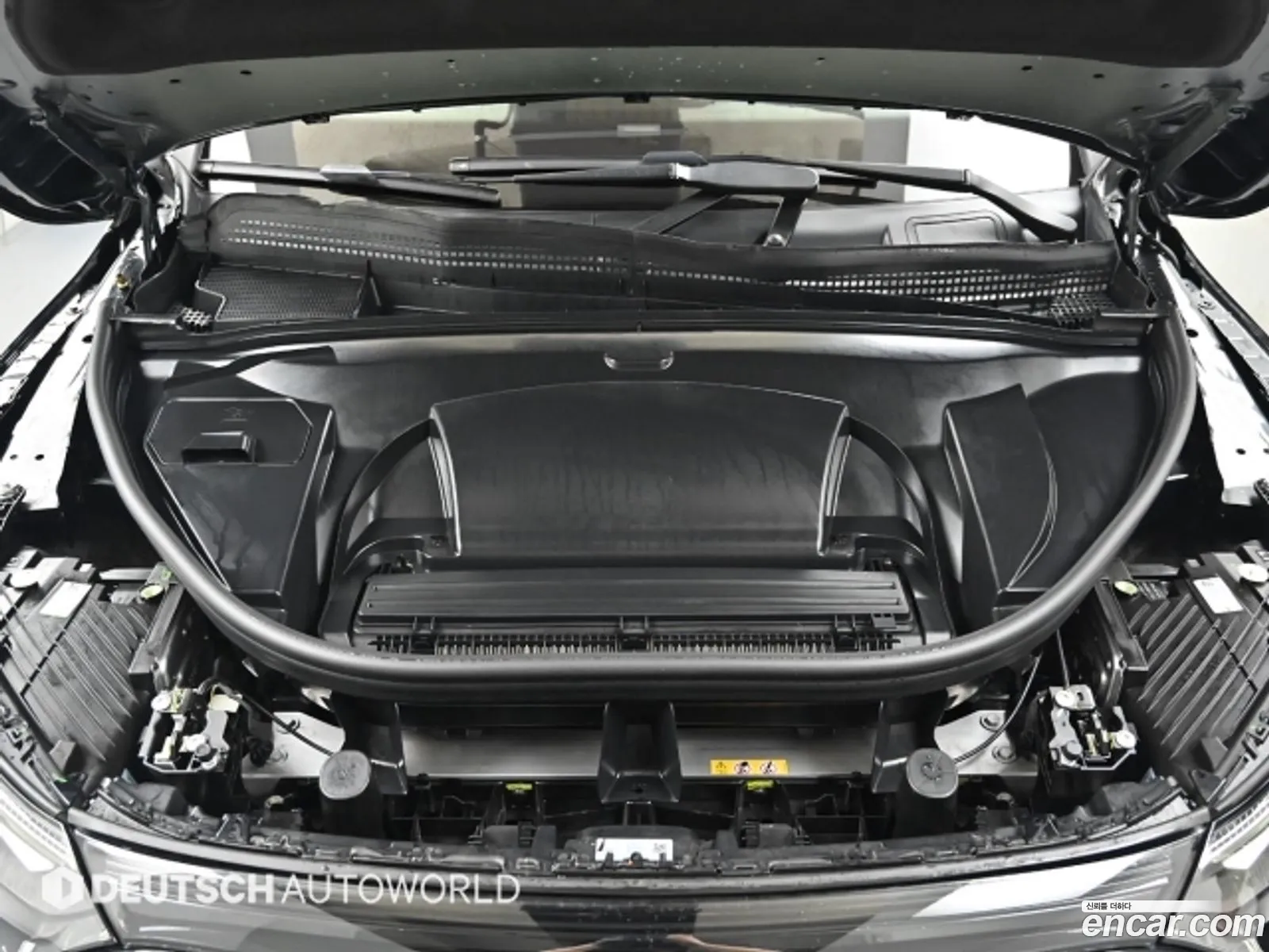 Mercedes-Benz EQE SUV X294 2023 — 3