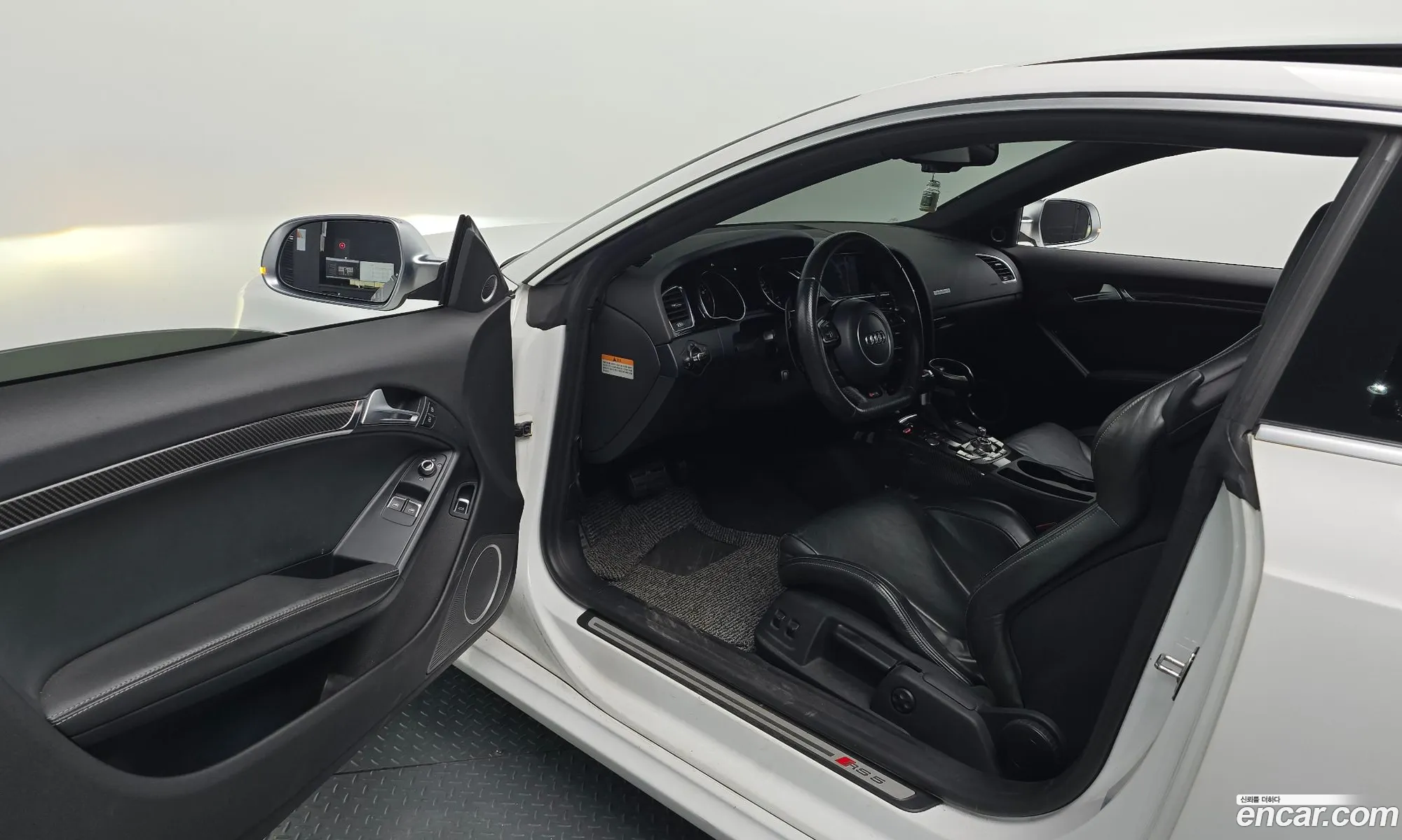 Audi RS5 2014 WUAZZZ8TXEA900716 — 27