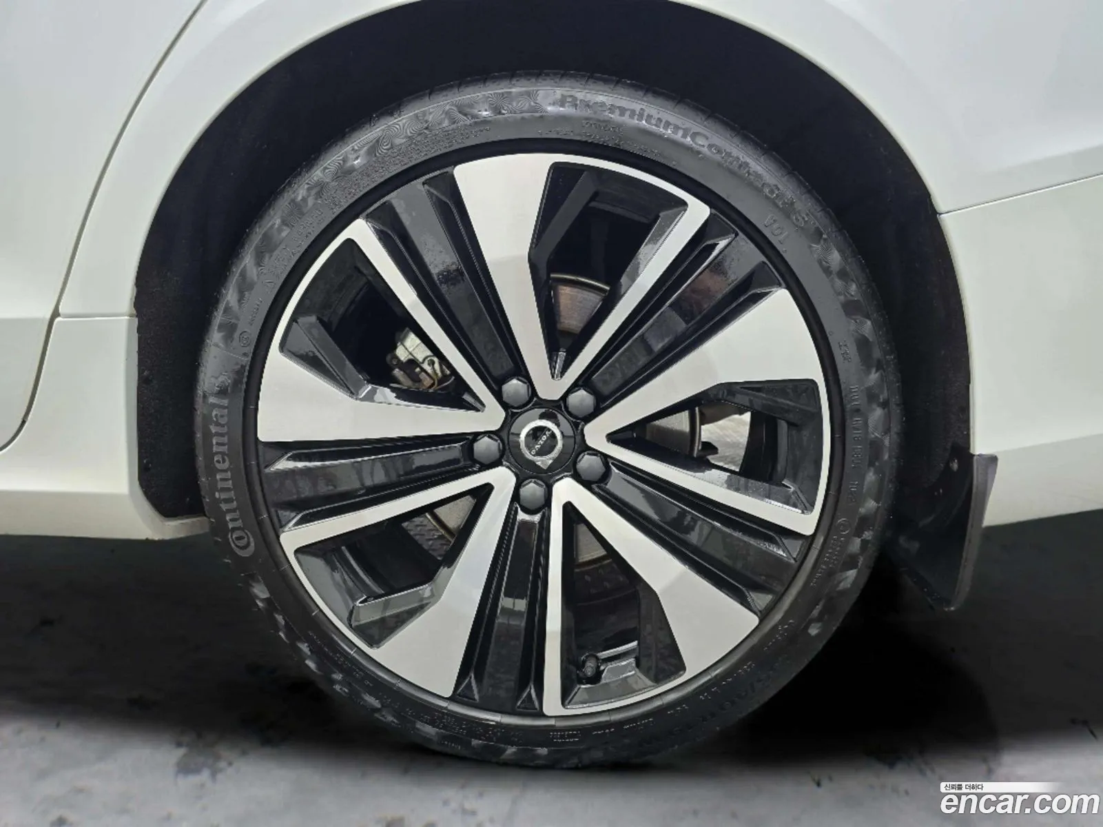 Volvo S60 2023 — 2