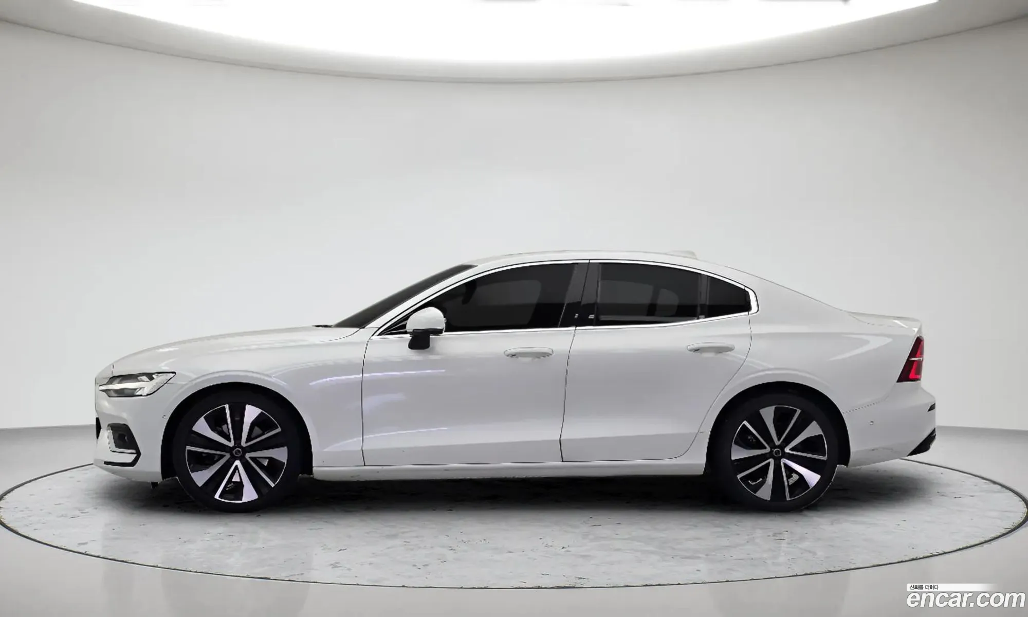 Volvo S60 2023 — 19