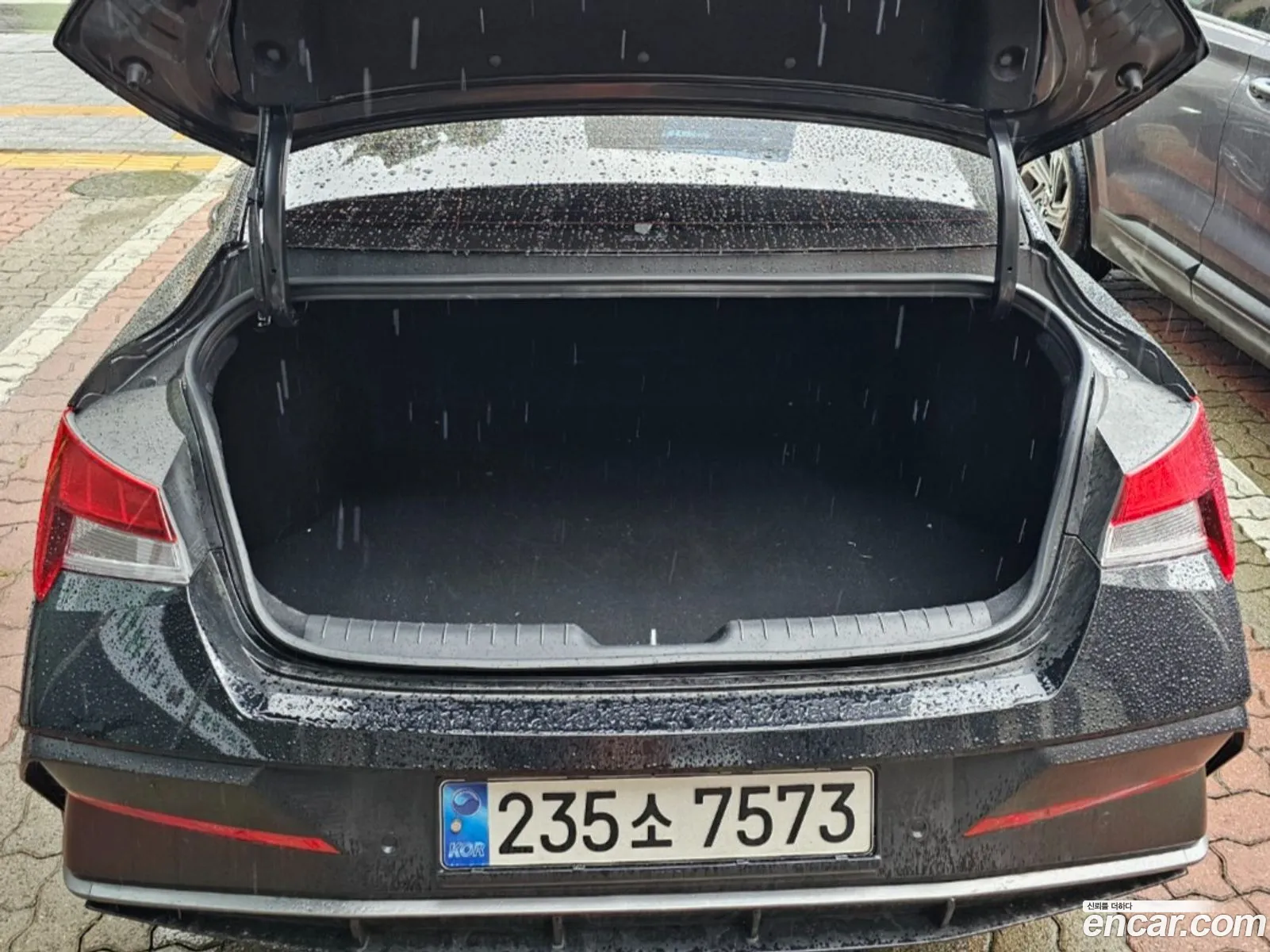 Hyundai Elantra 2025 — 3