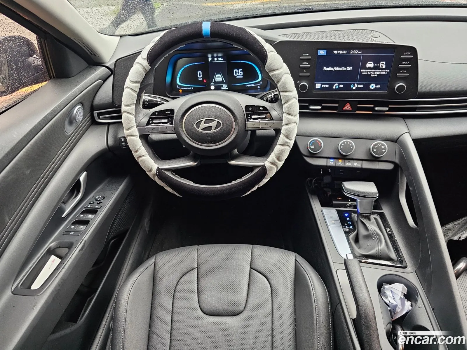 Hyundai Elantra 2025 — 10