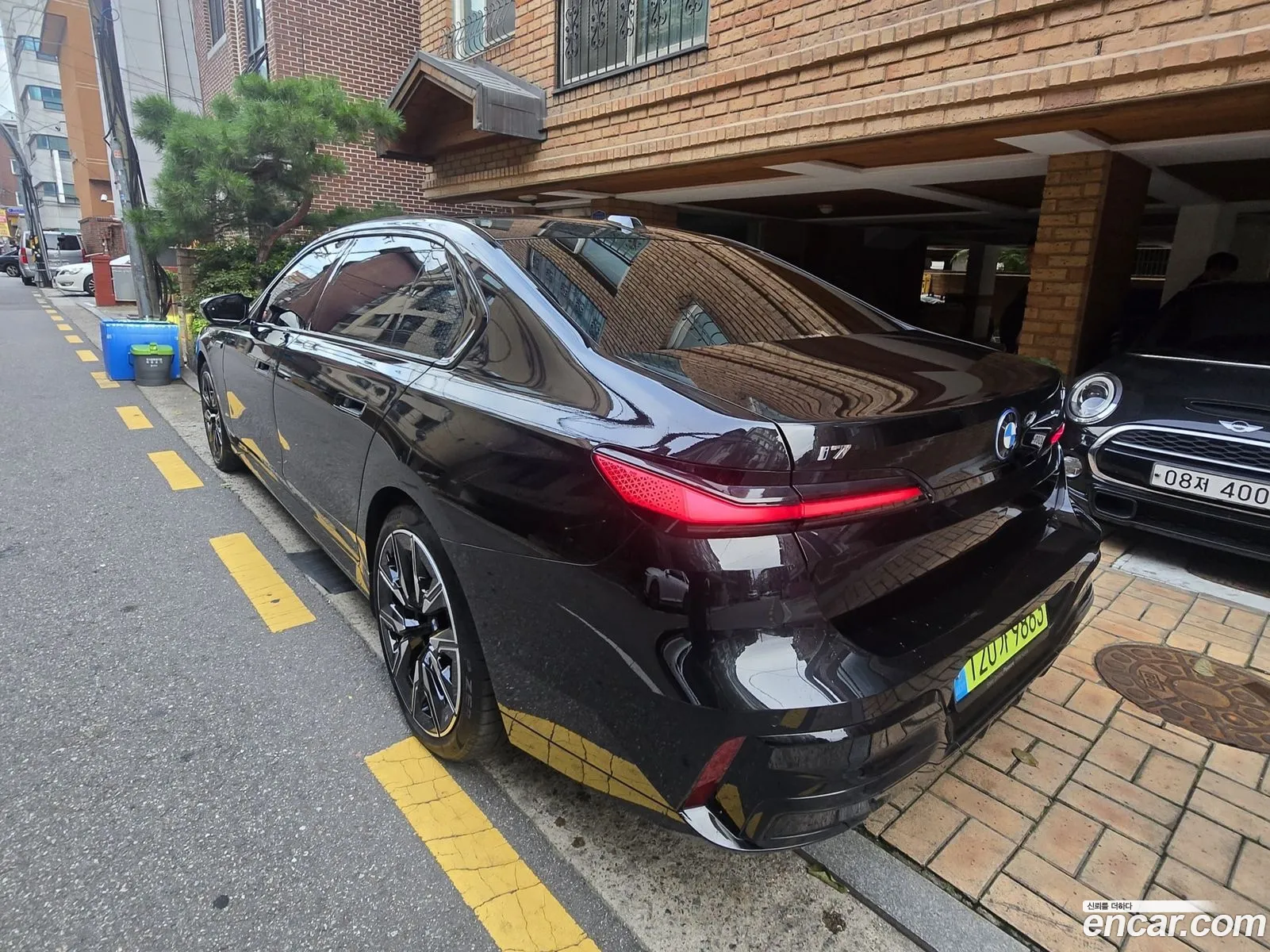 BMW i7