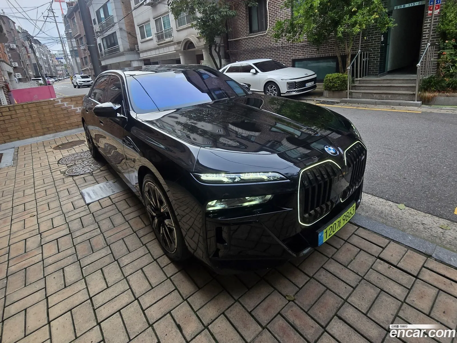 BMW i7