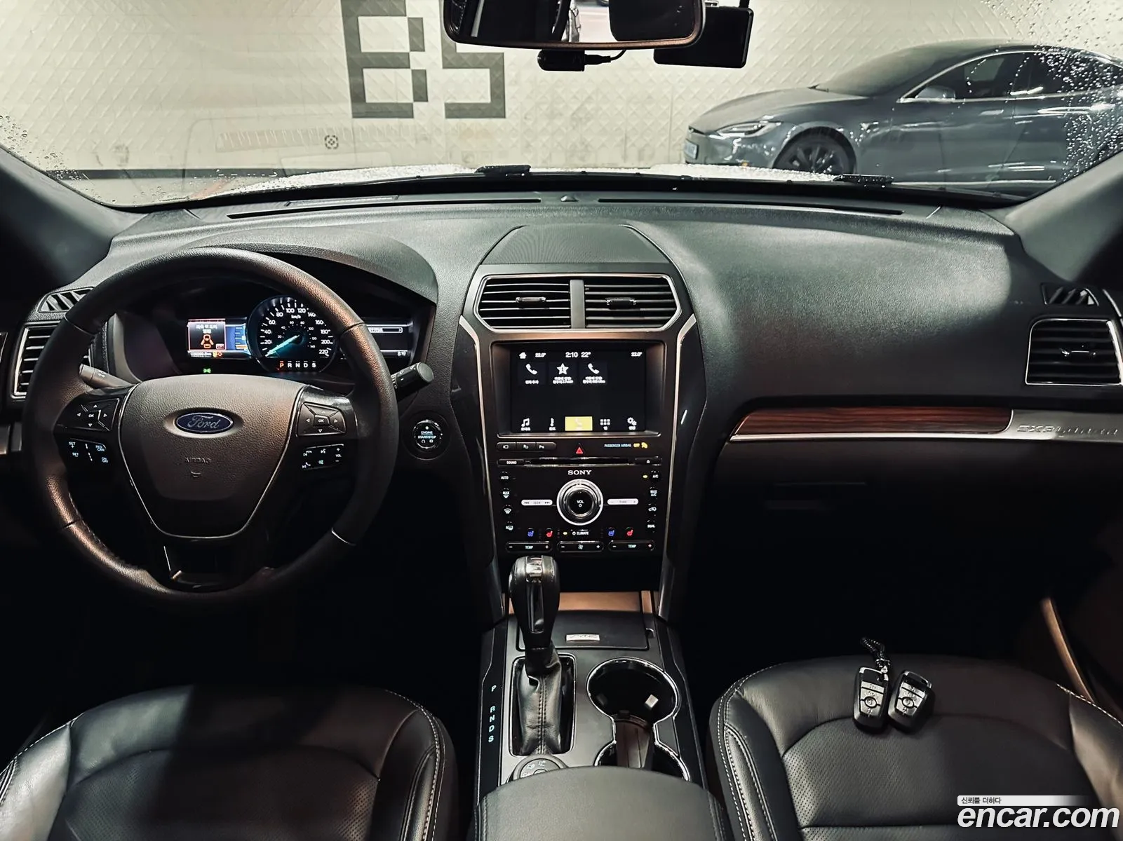Ford Explorer 2018 — 19