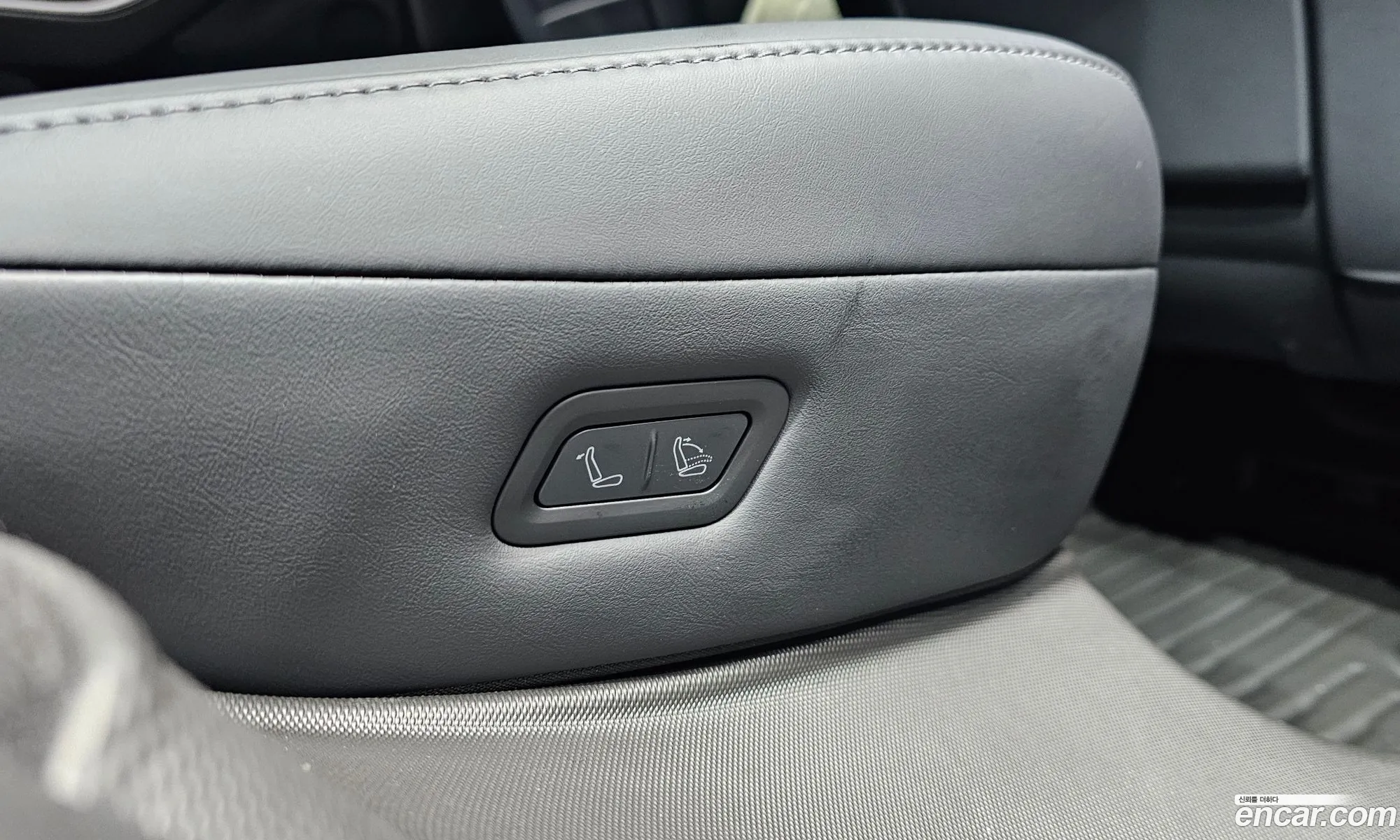 Tesla Model Y 2025 LRWYGCFJ4SC366316 — 30