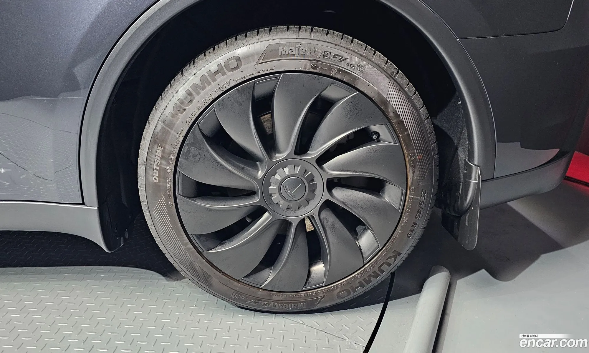 Tesla Model Y 2025 LRWYGCFJ4SC366316 — 13