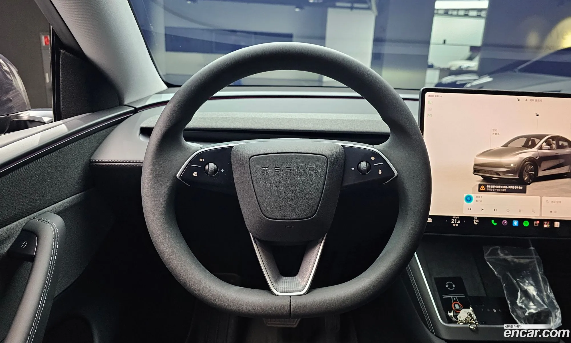 Tesla Model Y 2025 LRWYGCFJ4SC366316 — 6