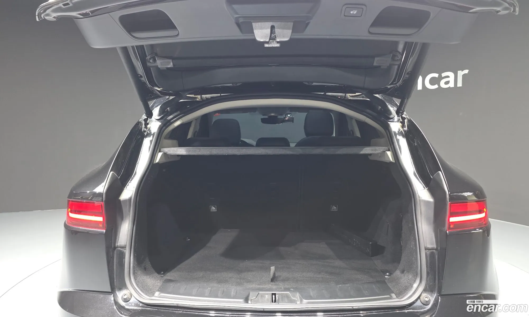 Jaguar E-Pace 2019 SADFA2BN9K1Z45400 — 13
