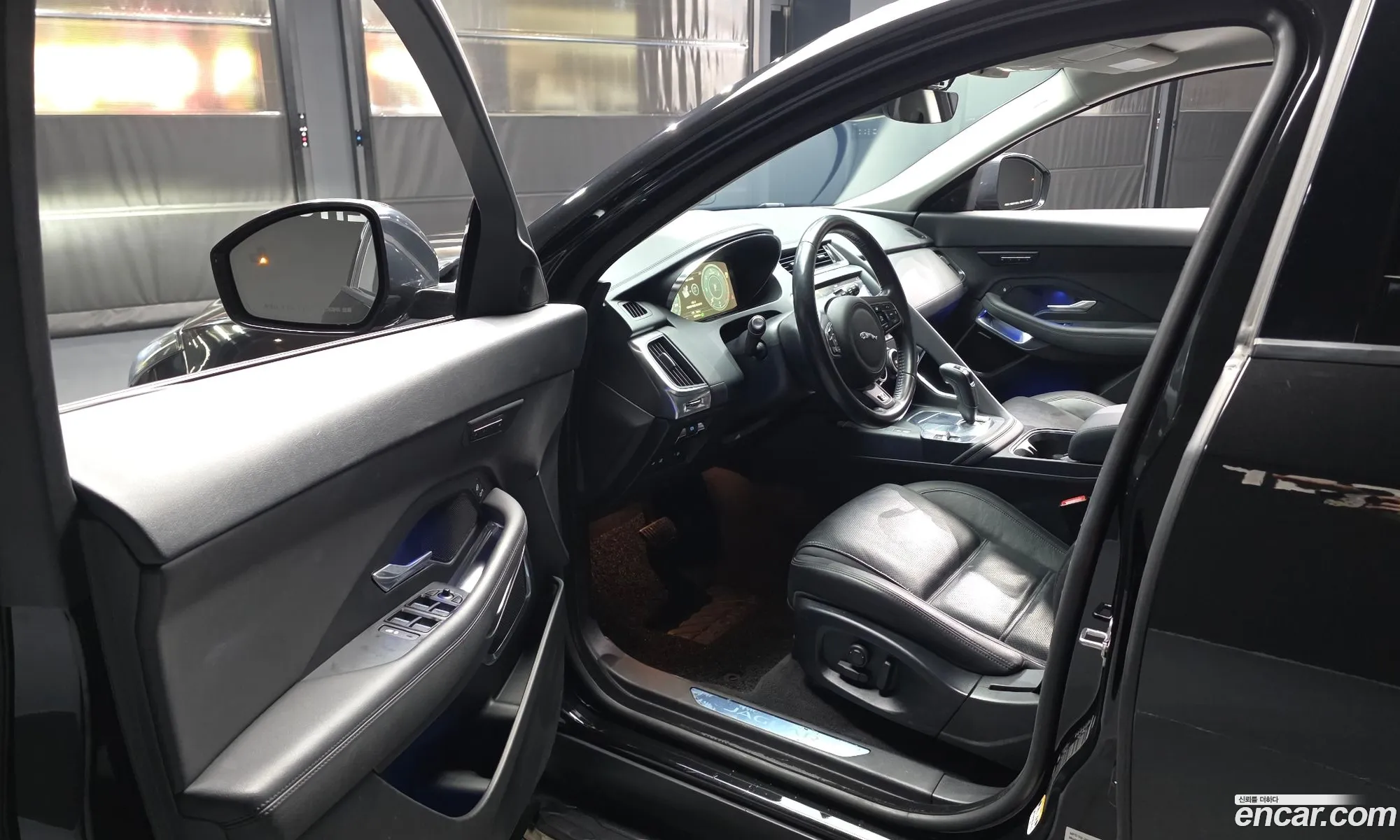 Jaguar E-Pace 2019 SADFA2BN9K1Z45400 — 19