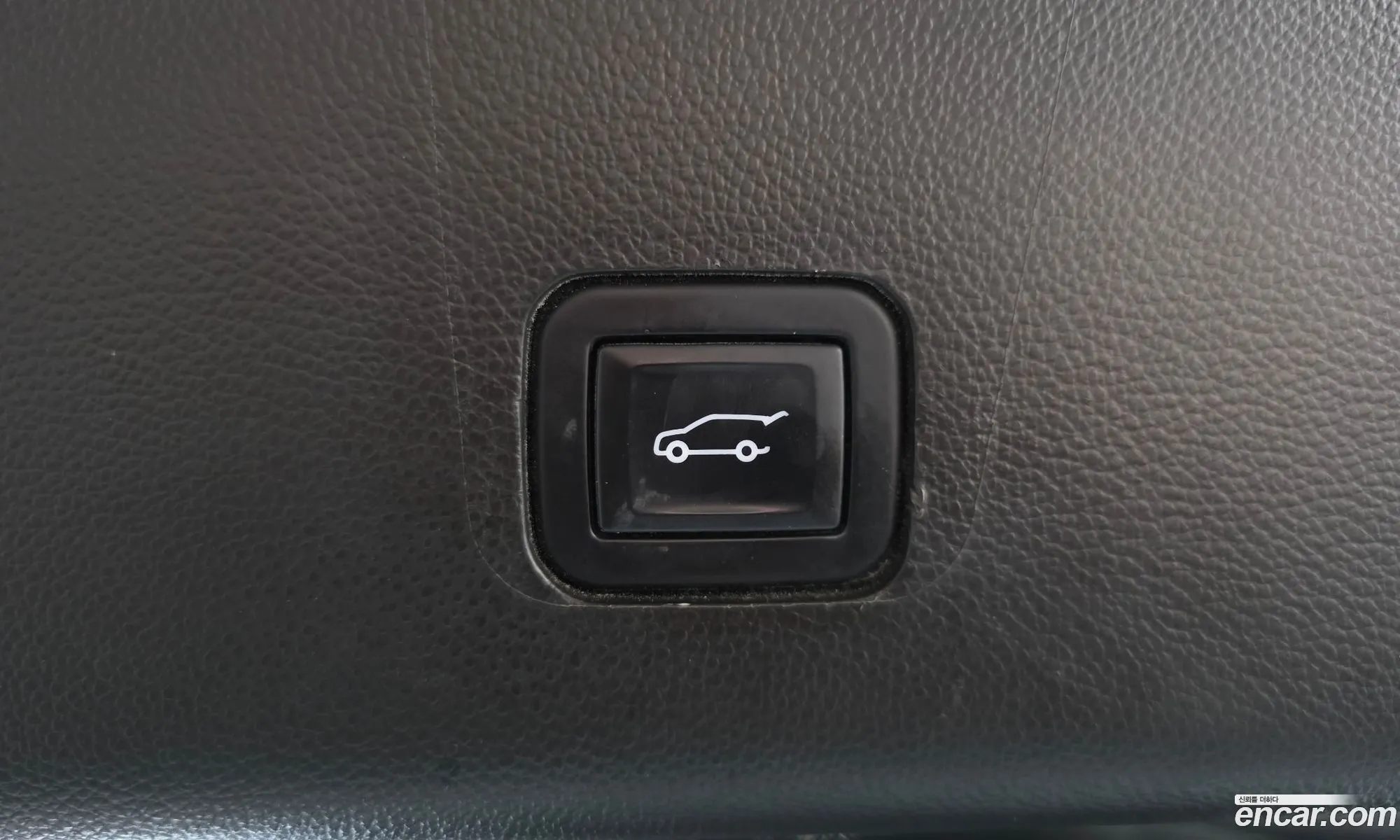 Chevrolet (GM Daewoo) Traverse 2022 — 32