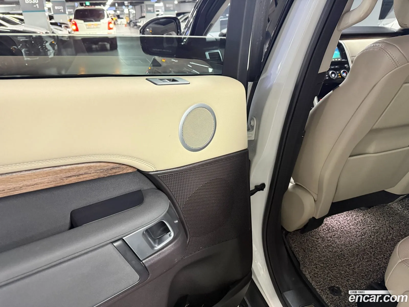 Land Rover Discovery 5 2017 — 15