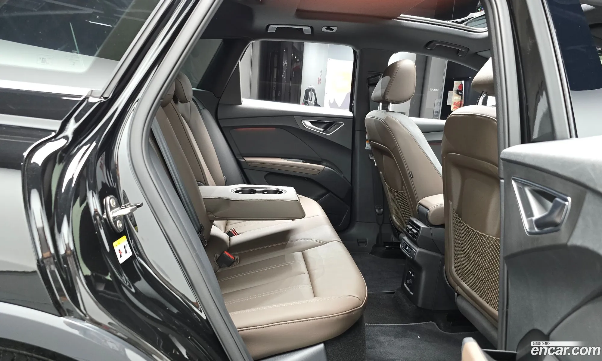 Audi Q4 e-tron 2026 — 26