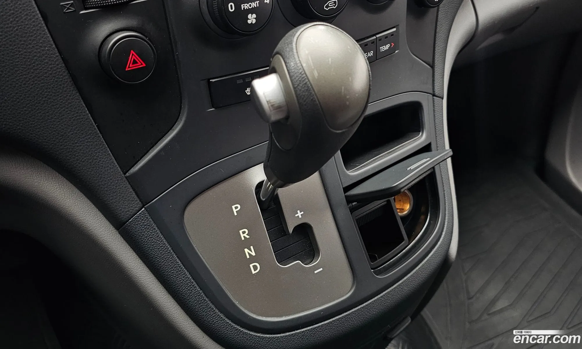 Hyundai Grand Starex 2012 — 12