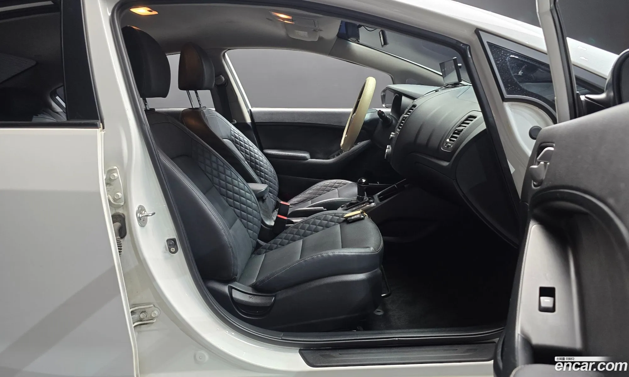 Kia K3 2017 — 24
