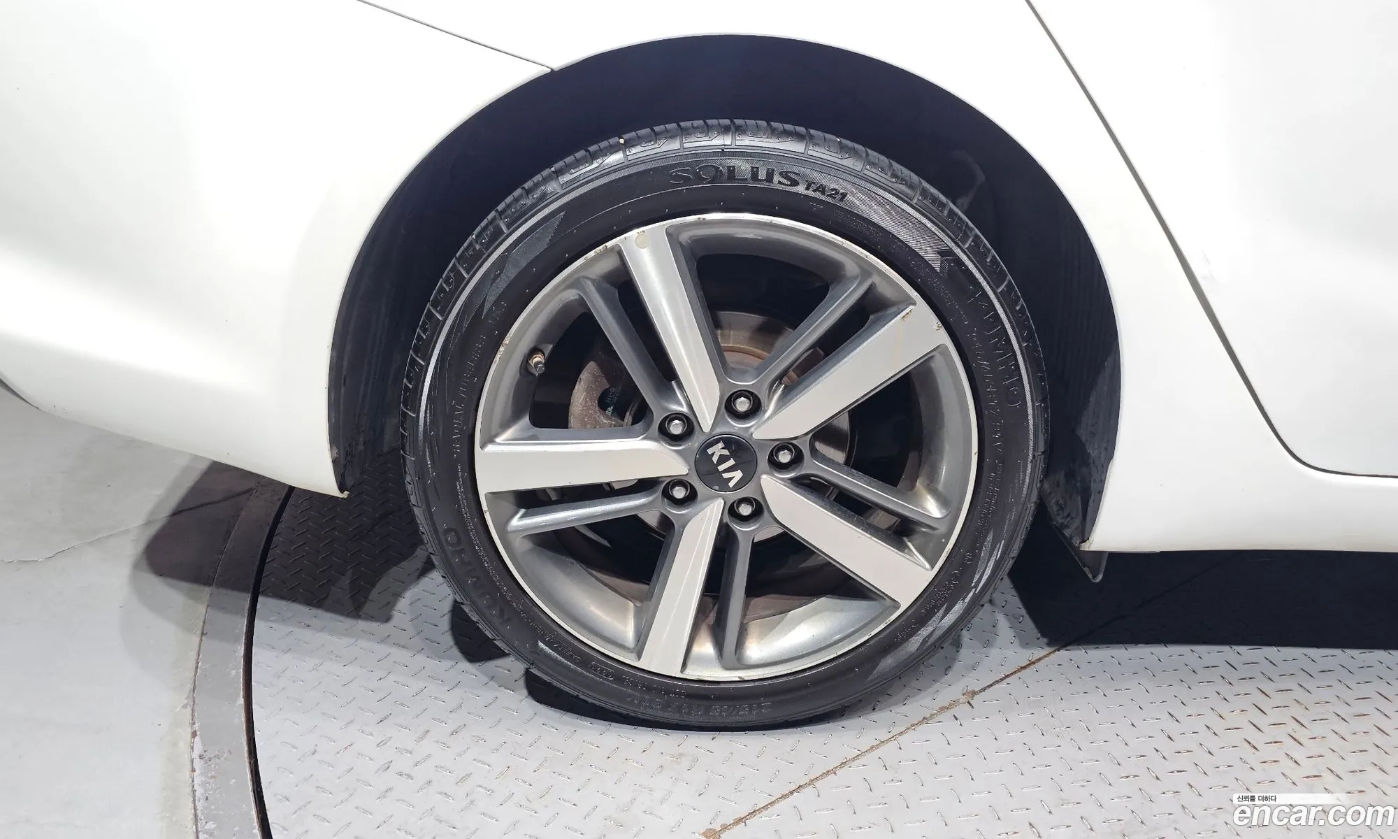 Kia K3 2017 — 17