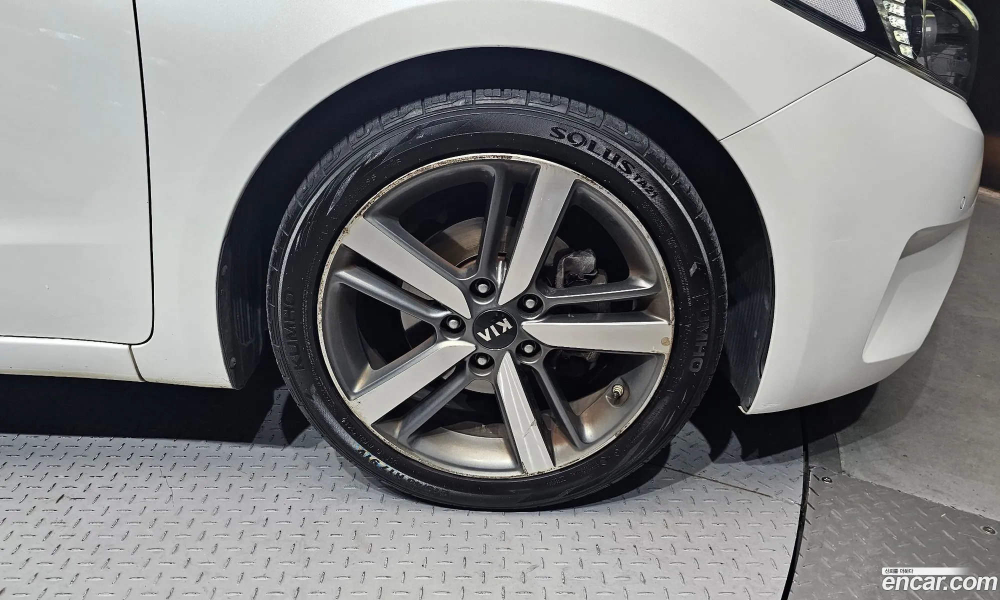 Kia K3 2017 — 14