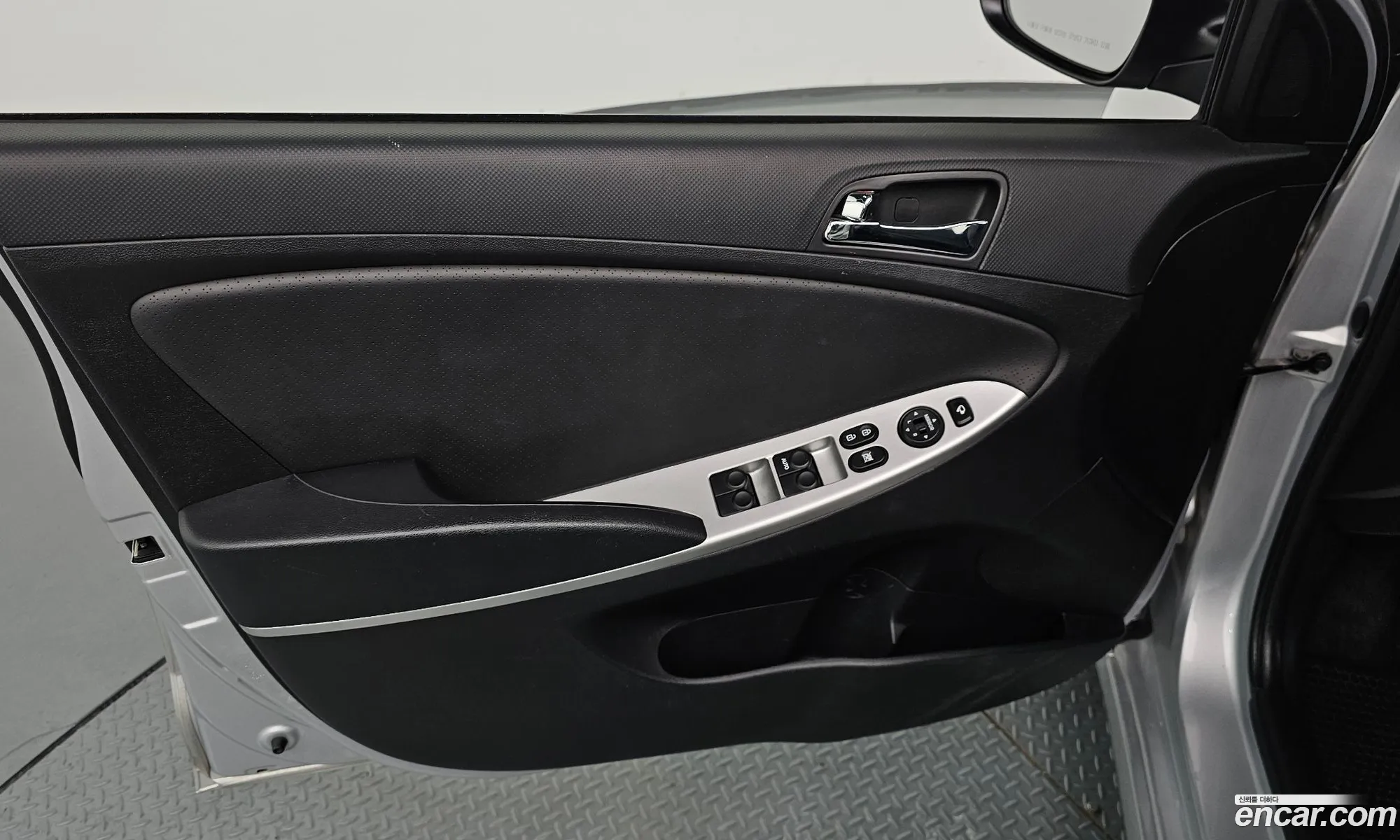 Hyundai Accent 2013 — 12