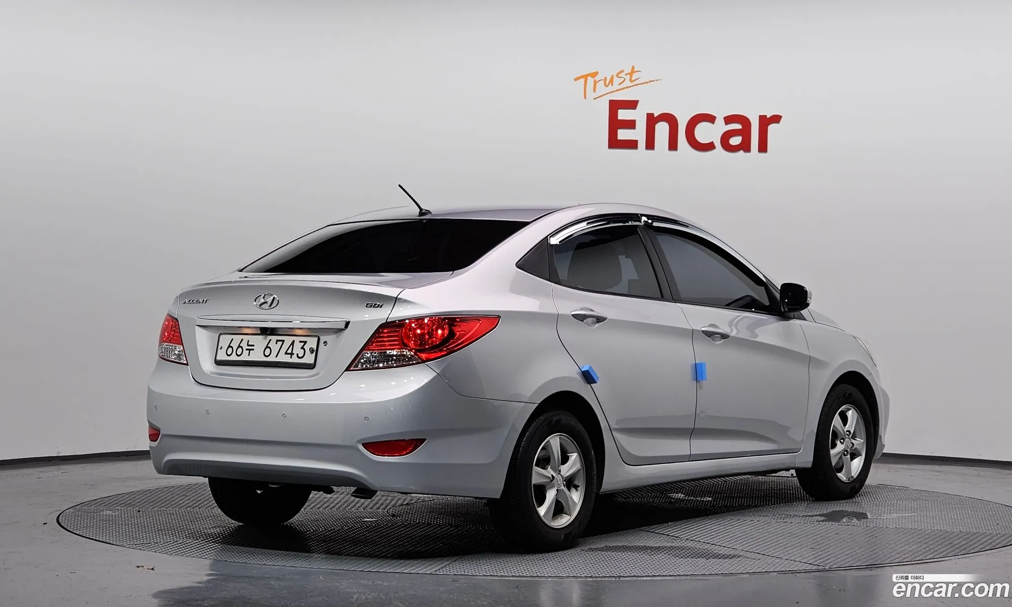 Hyundai Accent 2013 — 30