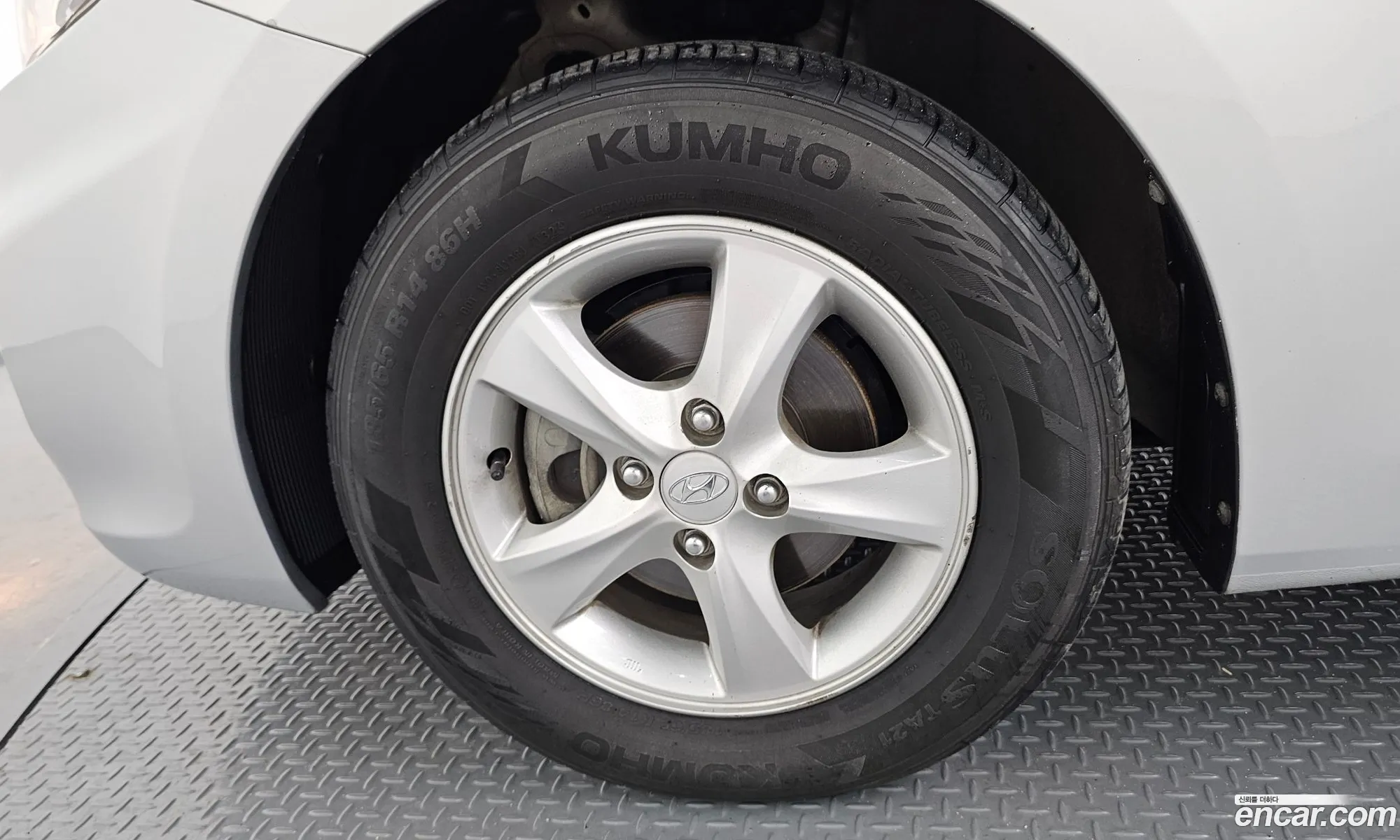 Hyundai Accent 2013 — 27