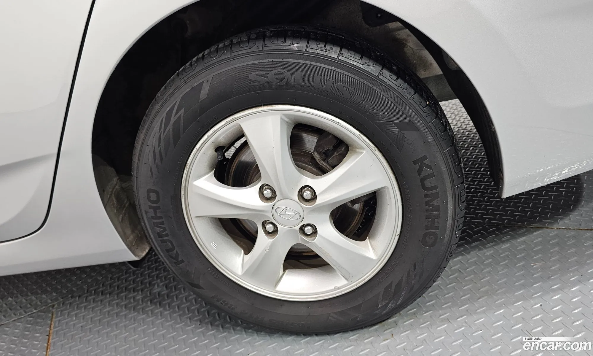 Hyundai Accent 2013 — 29