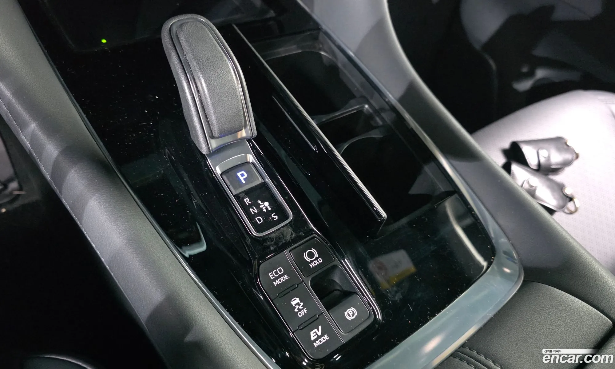 Toyota Alphard 2025 — 35