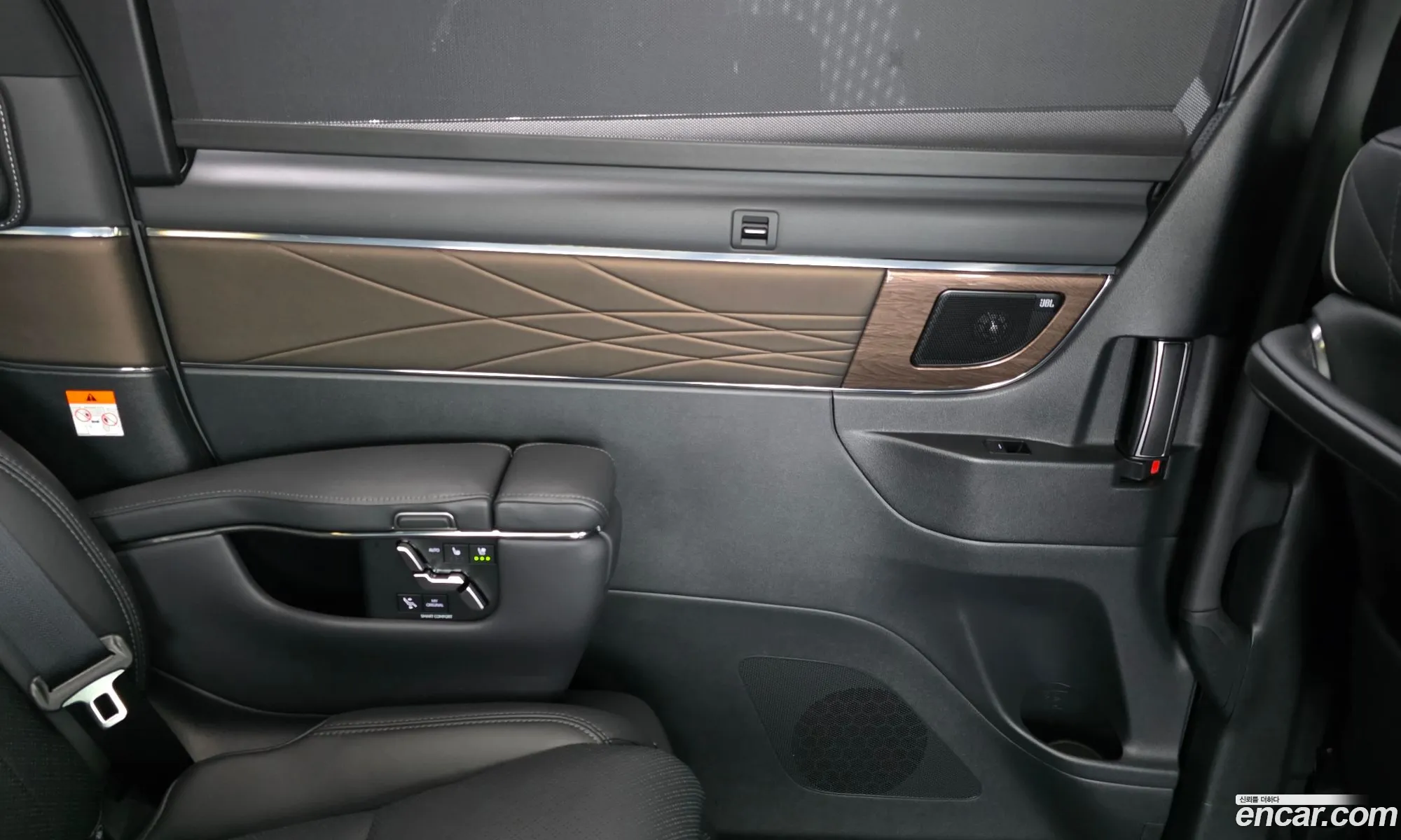 Toyota Alphard 2025 — 16