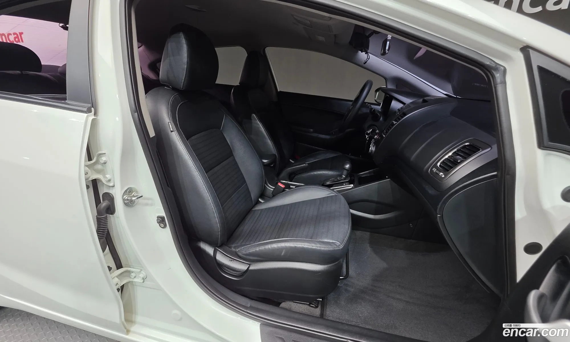 Kia K3 2016 — 2